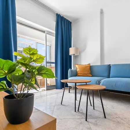 Blue Sea I Apartment